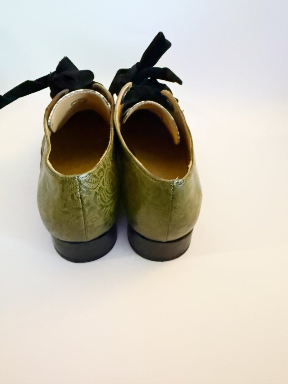 John Fluevog Green Embossed Leather Oxford Shoes Velvet Laces Size 10 - Picture 5 of 8